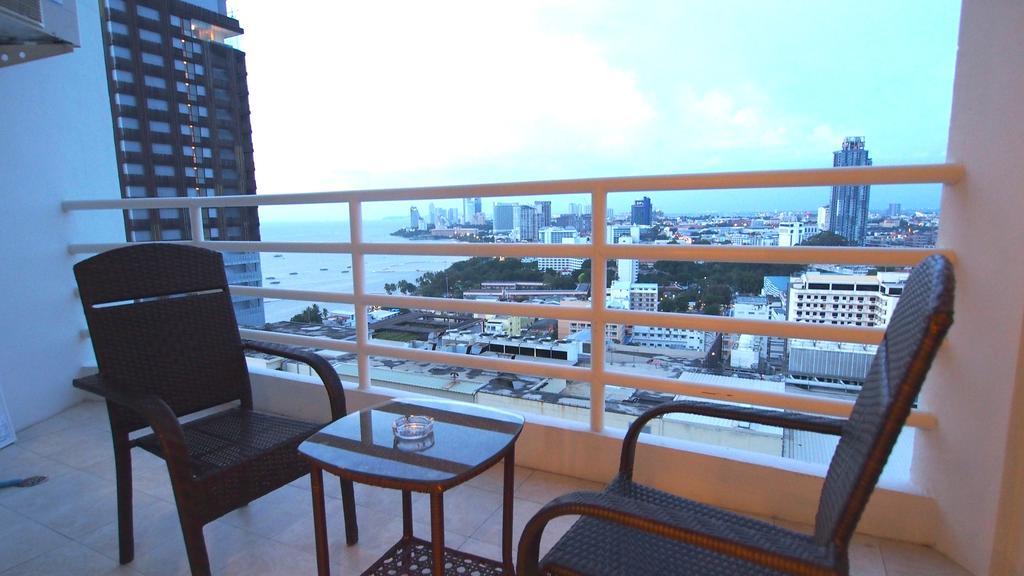 View Talay 6 By Pat 42 Apartman Pattaja Kültér fotó